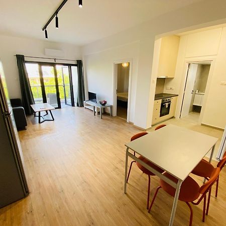 Papadavid Apartments Paphos Bagian luar foto