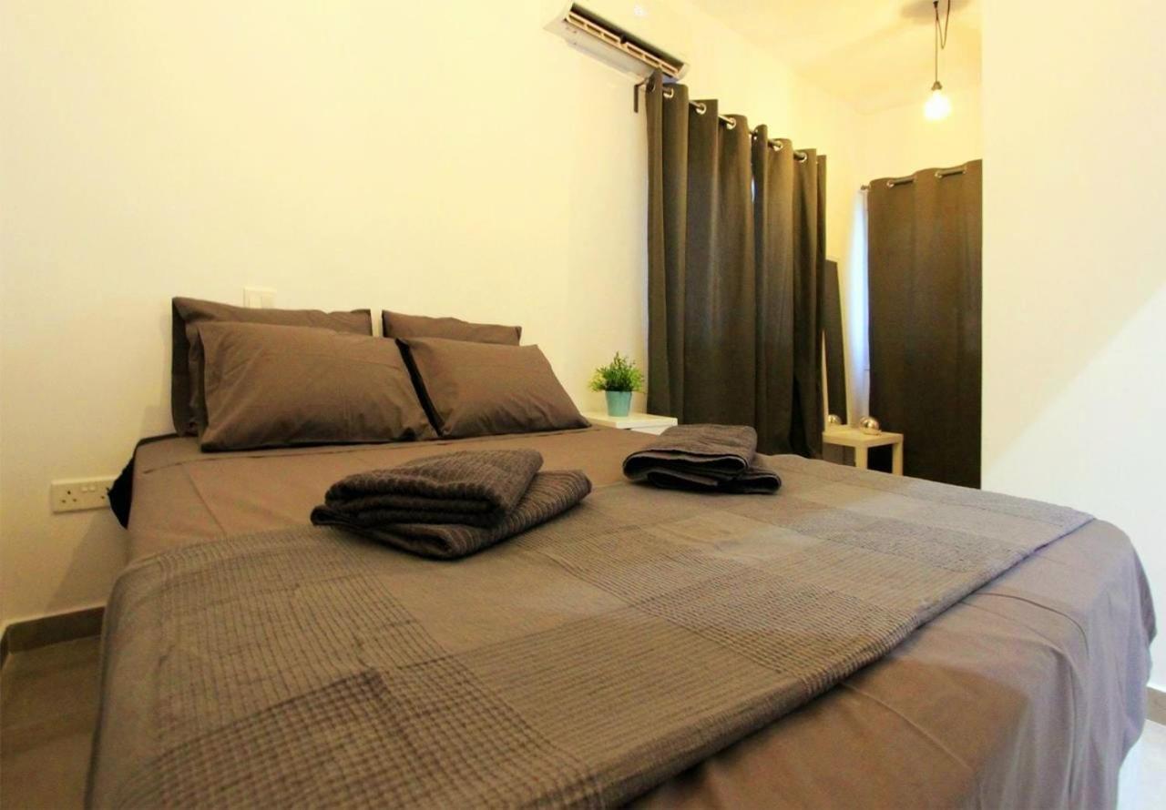 Papadavid Apartments Paphos Bagian luar foto