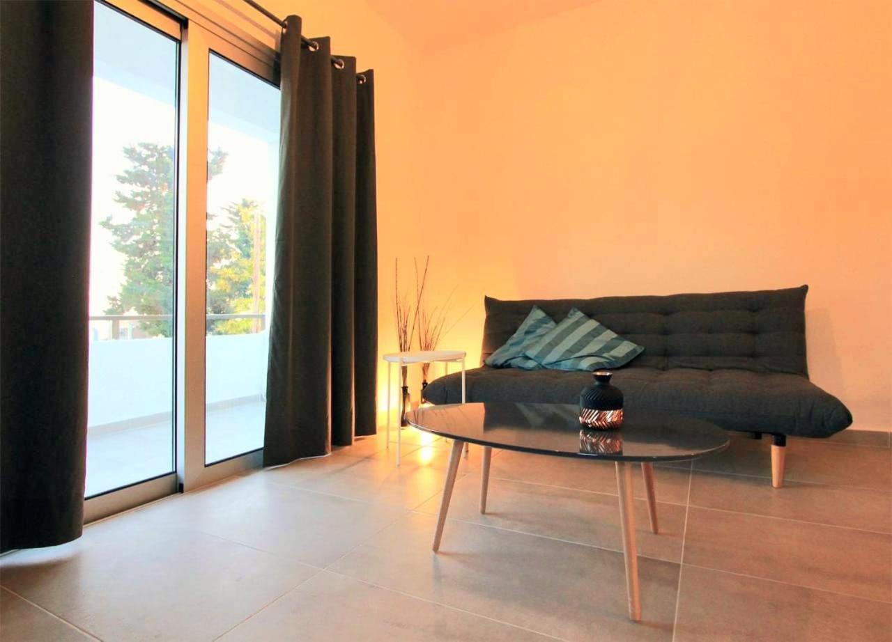 Papadavid Apartments Paphos Bagian luar foto
