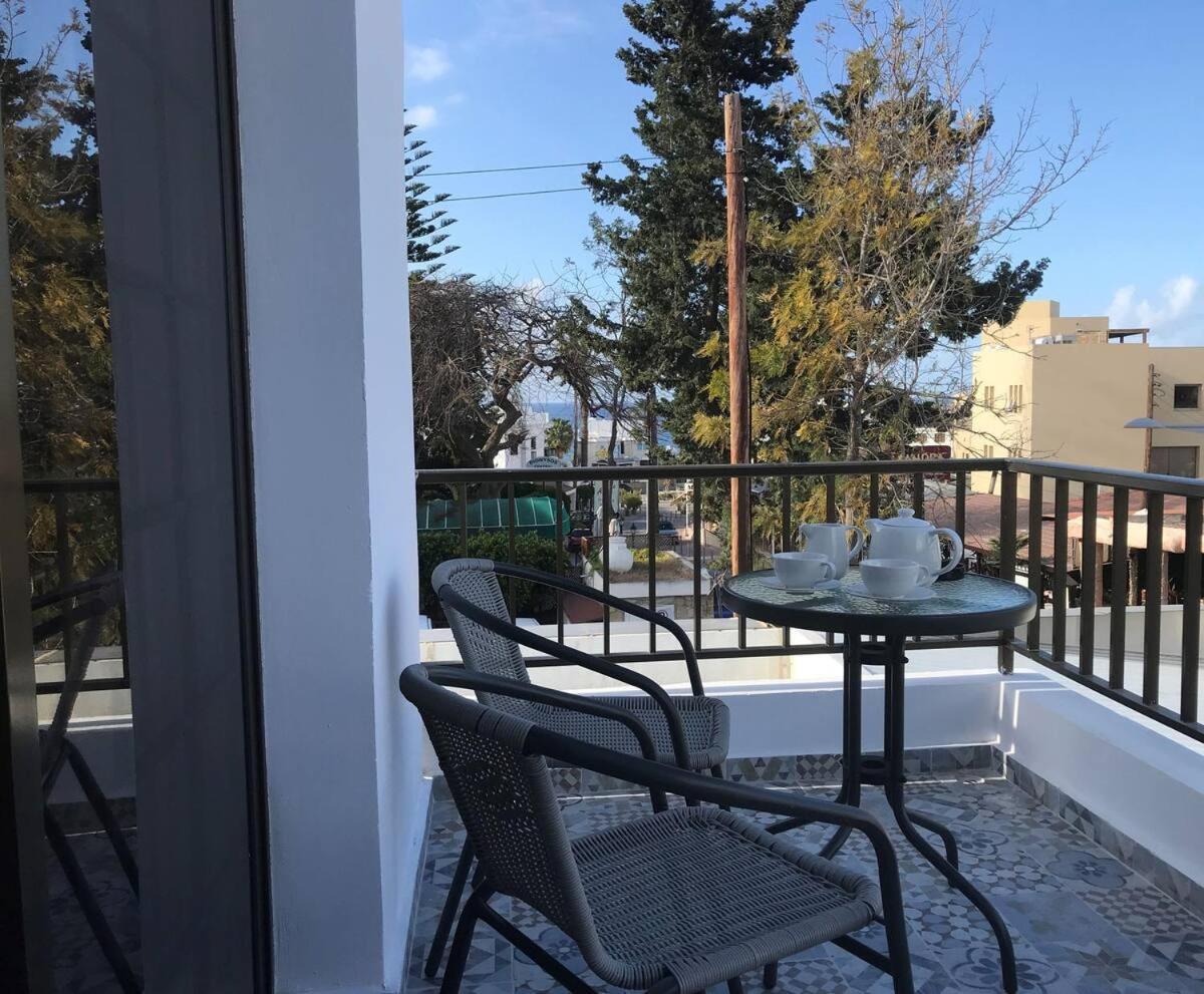 Papadavid Apartments Paphos Bagian luar foto