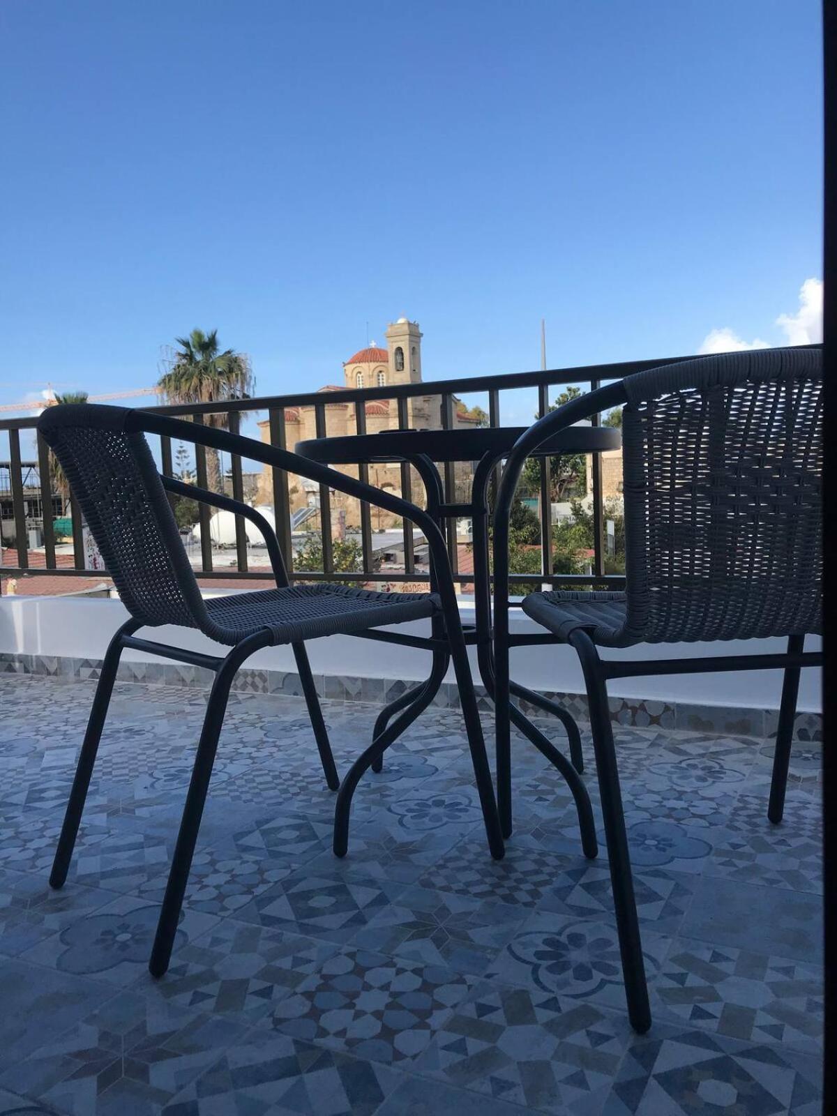 Papadavid Apartments Paphos Bagian luar foto