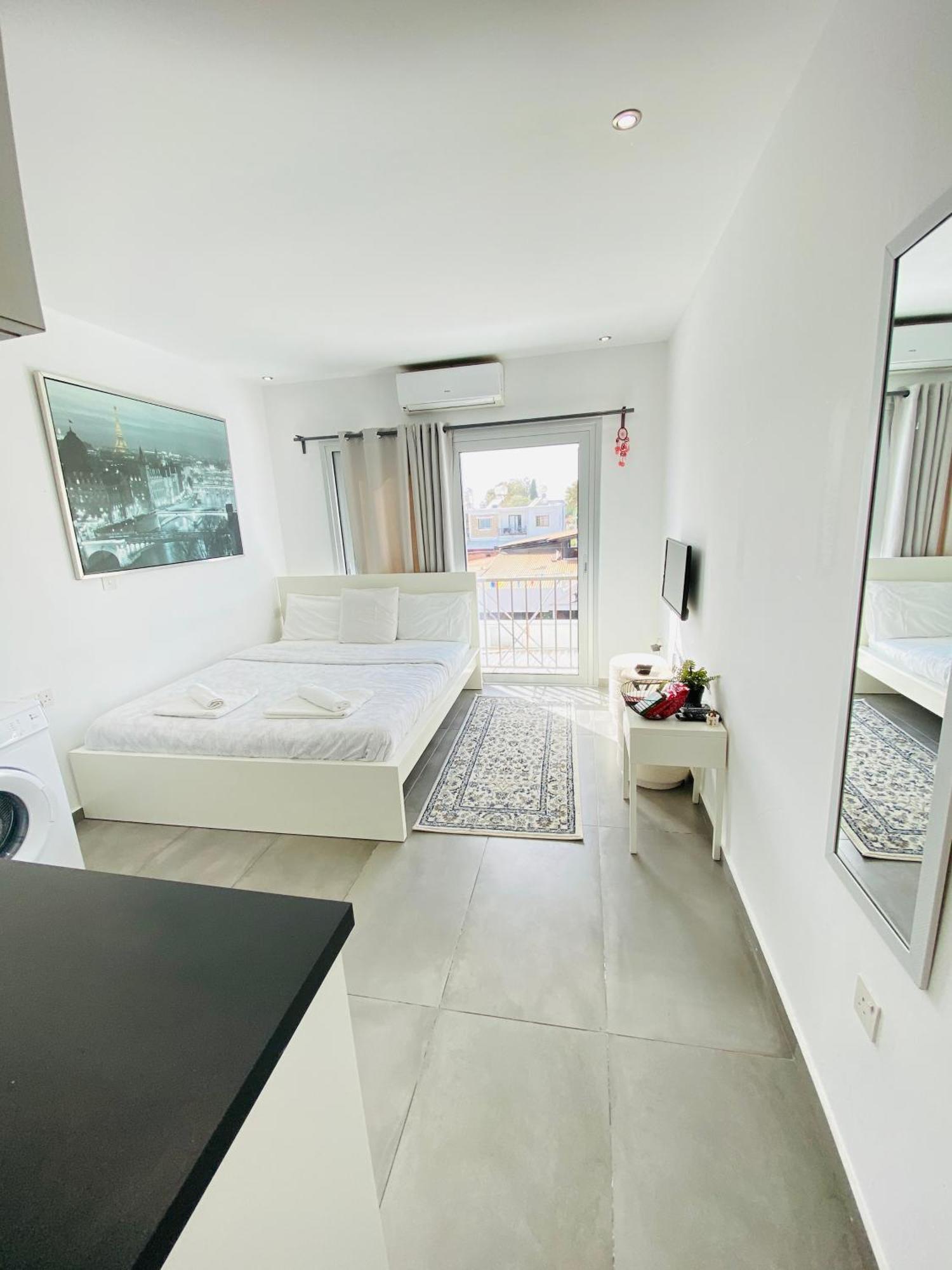 Papadavid Apartments Paphos Bagian luar foto