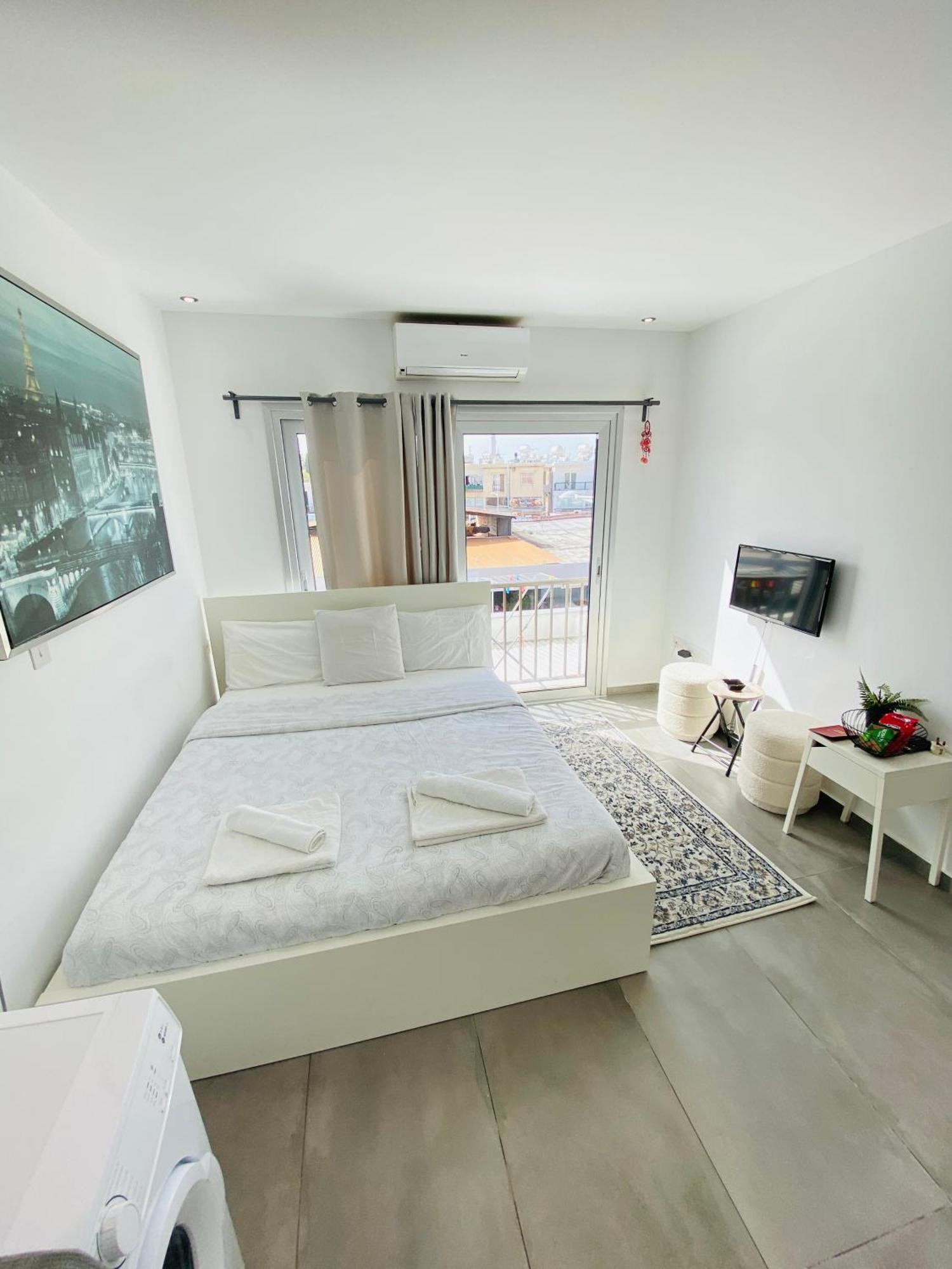Papadavid Apartments Paphos Bagian luar foto
