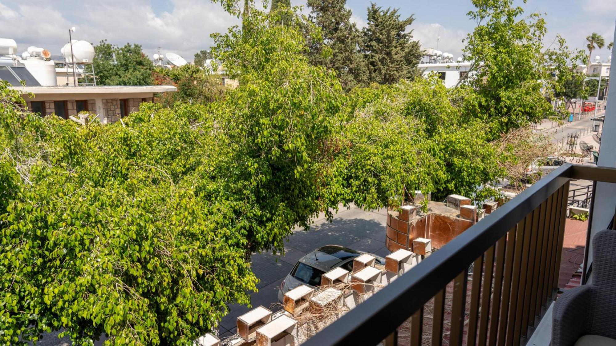 Papadavid Apartments Paphos Bagian luar foto