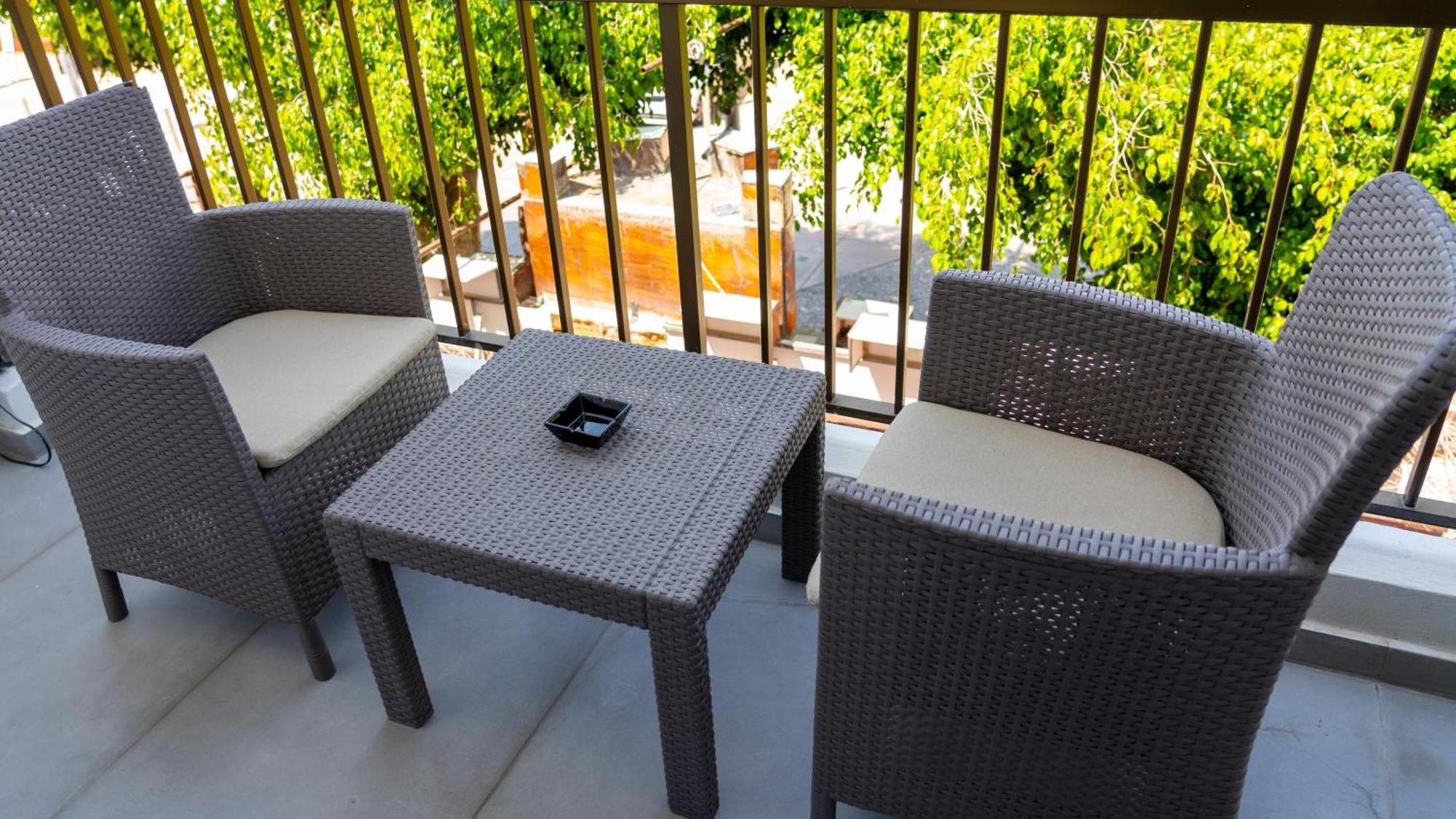Papadavid Apartments Paphos Bagian luar foto