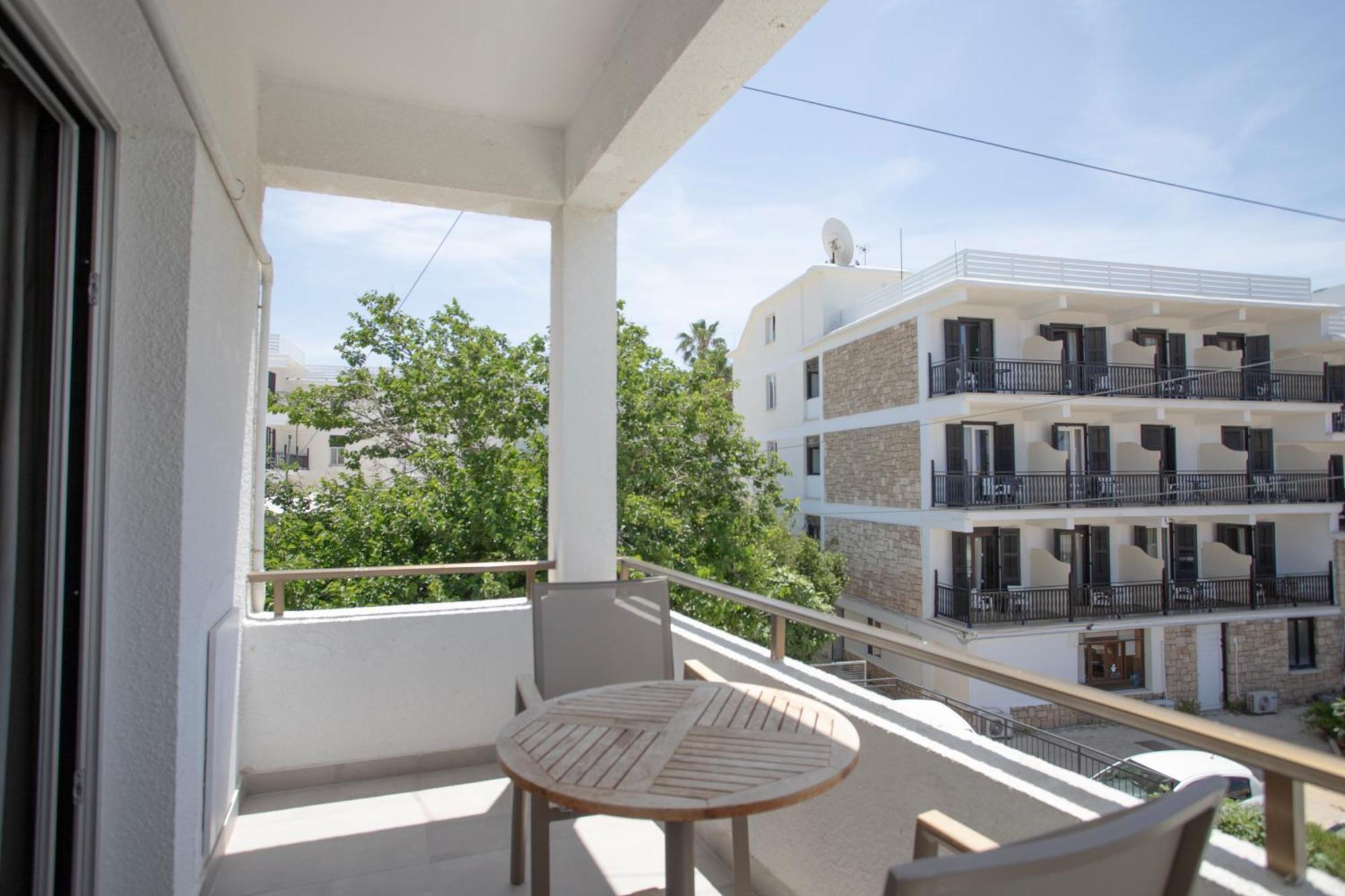 Papadavid Apartments Paphos Bagian luar foto